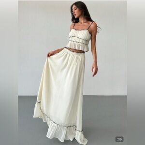 Amazon Elegant Cream Ruffle Set